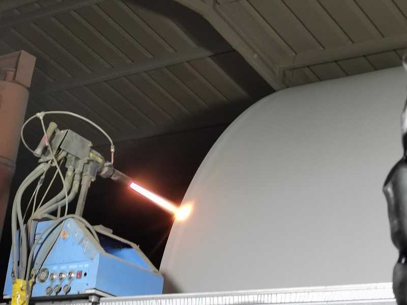 烘缸现场进行超音速喷涂